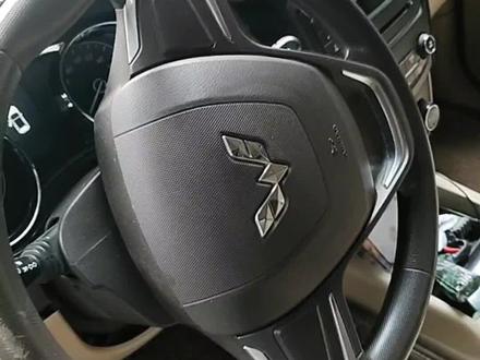 五菱宏光S1更换点烟器保险,外壳拆解!