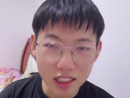 问界M9蔚来ES9怎么选? 9系车今年厮杀太狠了,今年重磅车型同一天发布会针锋相对,你们会看好哪个9系?#蔚来es9 #问界M9 #鸿蒙智行 #李斌 #蔚来