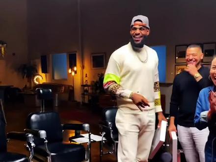 在老詹面前模仿詹姆斯,什么体验#抖音篮球季 #詹姆斯 #nba