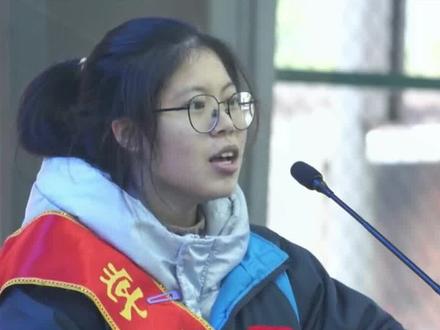 高考百日誓师大会上,女生喊出来多少高考学子的心声!#高三女孩发言点燃全场