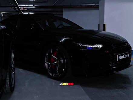 西装暴徒——奥迪RS7 让超跑破防,让美女见了为之疯狂,他就是车圈唯一一台男女通杀之王。#奥迪 #奥迪RS7 #汽车