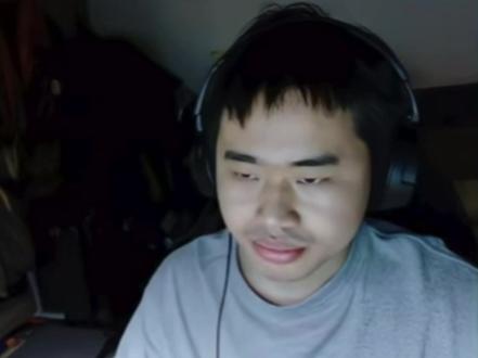 痛苦是不能比较的,幸福也是。老弟真的是很真诚的一个人,希望大家都能听老弟的话过好自己幸福的生活😭#实话实说人生道理 #阿哲和倩怡 #阿哲什么都会 #落壳 @aka落壳