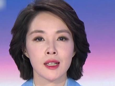 看到她双手卡喉,面色潮红来到医院,医护接力迅速展开海姆立克急救……为医护人员点赞,也请记住海姆立克急救法!