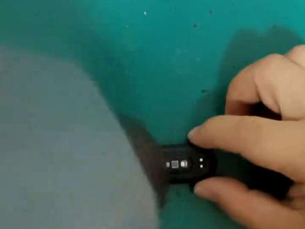 小米手环9屏幕不显示花屏白屏维修#小米手环9屏幕不显示 #小米手环9屏幕花屏白屏 #小米手环9屏幕维修#智能手环 #智能穿戴