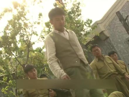 第11集:凯文竟然再次挑战梁飞,窦小凡突袭刺杀#宅家dou剧场 #飞哥大英雄 #影视解说 #我的观影报告 #青年创作者成长计划