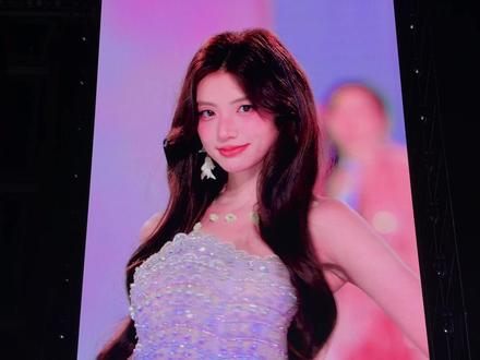 妈妈 我上大屏啦 #粉彩风盛放现场直击#线下