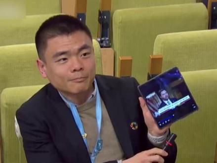 中国记者在联合国拿着万斯说“中国乡巴佬”视频提问:政治人物应该这样说话吗