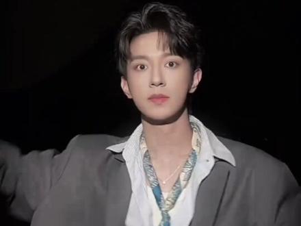 这才是原视频吧🫦🫦🫦#帅炸了 #江衡李沛恩 #奖励CP