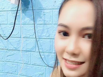 #越南美女 助理小武带你了解越南黑暗料理之树叶包生肉和鹌鹑毛蛋