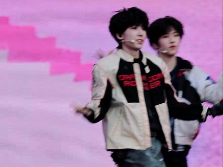 杨博文 *适合不适合* #杨博文 #tf家族四代 #新音 #直拍 #舞台