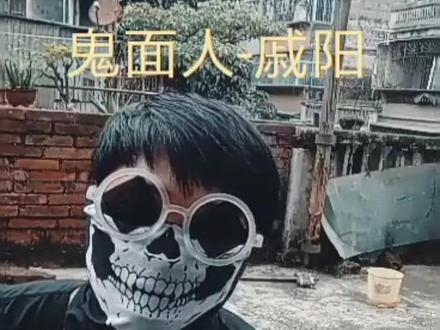 这是3年前的视频,老铁们艾特出你认识的铁腿们,来比下胫骨的硬度吧!挑战全网铁腿,不服来干!#铁腿 #硬功 #功夫 #武术 #泰拳 #腿法 #真功夫