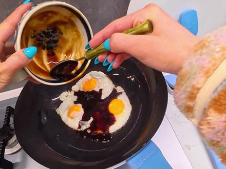 孩子饿了就给他做这个公瑾爆蛋盖饭,三分钟就可以出餐!