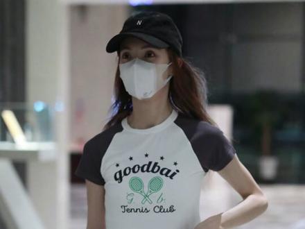 白敬亭到底送出去了多少goodbai?圈里的人缘可真好啊!#白敬亭 #goodbai #穿搭 @抖音小助手