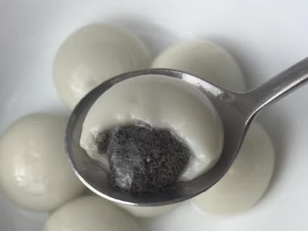 汤圆的正确煮法,马上元宵节了,难道还有人不会煮汤圆?#生活小妙招 #元宵节 #团团圆圆吃汤圆