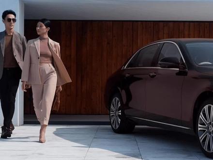 太少见了!奔驰E300尊贵,也太尊贵了,配置太顶了,那么问题来了它和豪华的区别在哪呢?#奔驰e #上抖音看新车