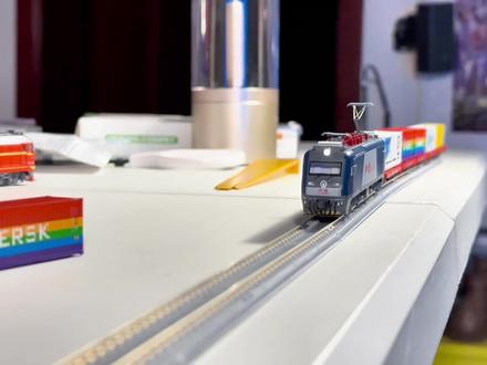 #N比例 #火车模型 #开箱测评 @长鸣火车模型 #火车迷爱好者 #火车模型的折法 HXD3型电力机车 和谐电力机车 火车迷爱好者 铁道迷 开箱视频 模型