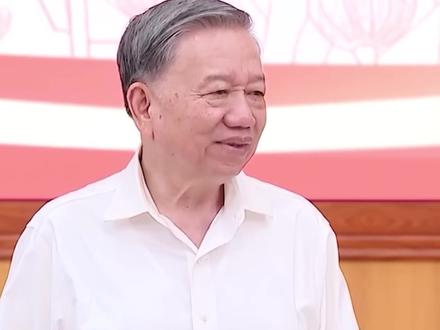 放弃中国高铁,越南转头与德国合作 越南终究是下了决心,历经数年权衡之后,日韩印四国全部出局,欧洲大国被请为座上宾,携手完成“高铁大业”,可越南让始料未及的是,自己这一通操作下来,我方却因祸得福,只因这个项目本身,就是个没人能搞定的“天坑”。#硬核深度计划 #抖音精选 #全球创作者计划