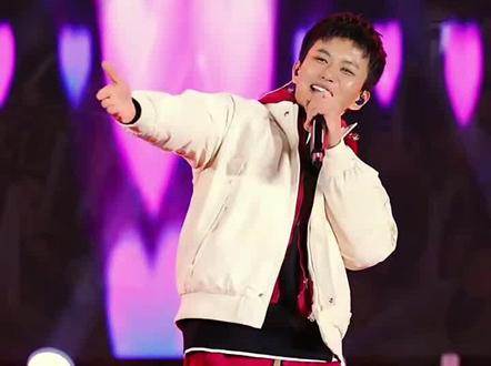 就算没有了结果 就算没有了承诺 用心去爱都有美丽的花朵 。潇潇唱了一首经典的歌#@苏潇潇 @阿朱💋(金朱传媒)228