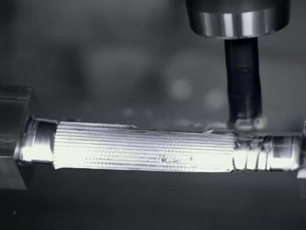 这是一个非常有趣的视频,详细介绍了硬质合金刀片是如何被生产出来的拍摄地是位于瑞典的山特维克可乐满世界一流的刀具生产工厂,一起看看吧#铣刀 #切削刀具