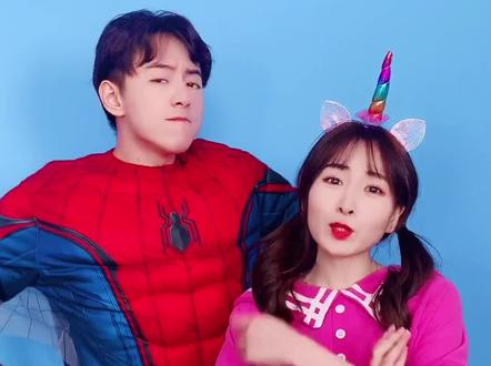 马树@马树帅不过三秒 偷偷健身了!想要挑战悦儿@悦儿yueer ,结果...哈哈哈哈哈#蕃尼蕃尼 #与我合拍