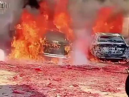 过年放烟花需谨慎,切莫大意,安全第一! #火灾#过年#烟花