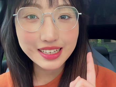 一张logo图,AI 完成服装品牌整套视觉 这条视频是AI完成服装品牌设计的流程~
从logo生成、材质调整、样机贴图,到虚拟模特与产品手册生成,一步步演示AI辅助设计的方式,适合做服装品牌、想尝试AI设计的朋友参考
#设计干货 #服装品牌设计 #物料设计 #品牌设计 #服装品牌