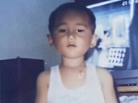 高乐高小孩哥 哈哈哈哈哈#旧小孩 #老照片 #倒车请注意舞蹈