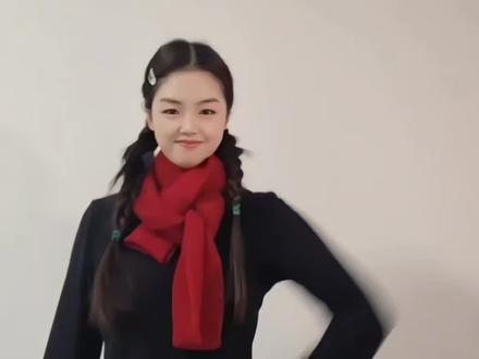 过年了~红围巾啷个哩个啷#自学舞蹈打卡 #简单易学 #上热搜 @DOU+上热门 @抖音小助手