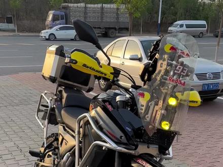 20年ds650 改装万元到位 价格合理不贵
采用宝马发动机和碳素钢高强度车架两届达喀尔拉力赛冠军同款配置,深度越野深入拉力都放心可靠.
配备TFT液晶仪表手机互联 、前后KYB避震、日清卡钳.
改装最高配索隆拉力头
未来之言射灯
钛合金螺丝
GS ADV上下护杠
GSADV尾箱边厢支架
越野强化脚踏
澳大利亚正品巴克护手
前后西普森二代轮胎(ktm 宝马御用越野胎)
两指省力离合
链条牙盘
无线手机充电
所有原厂件都在 都完美无剐蹭
全新机滤空滤磁力放油螺丝各一套真正一分钱不投资加满油即可诗和远方 摩旅性价比神车没有之一永远不会把你扔在路上的一台车 价格💰29800 所有配件原厂件全部赠送20年ds650 改装万元到位 价格合理不贵
采用宝马发动机和碳素钢高强度车架两届达喀尔拉力赛冠军同款配置,深度越野深入拉力都放心可靠.
配备TFT液晶仪表手机互联 、前后KYB避震、日清卡钳.
改装最高配索隆拉力头
未来之言射灯
钛合金螺丝
GS ADV上下护杠
GSADV尾箱边厢支架
越野强化脚踏
澳大利亚正品巴克护手
前后西普森二代轮胎(ktm 宝马御用越野胎)
两指省力离合
链条牙盘
无线手机充电
所有原厂件都在 都完美无剐蹭
全新机滤空滤磁力放油螺丝各一套真正一分钱不投资加满油即可诗和远方 摩旅性价比神车没有之一永远不会把你扔在路上的一台车 价格29800 所有配件原厂件全部赠送#摩托车 #无极650ds #二手摩托车 #关注我圆你机车梦 #性价比高的摩托车推荐