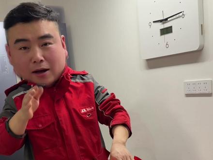 2026京东春节员工福利定制礼盒到了!兄弟们过来一起拆盲盒呀,嘿嘿,#快递小哥 #京东快递小哥 #顺丰小哥 #日常搞笑