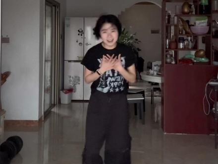 发一个镜面板 第二集在路上了各位#mrchu #唐tt编舞 #原创编舞 #一首歌两个不同的编舞师 #apink