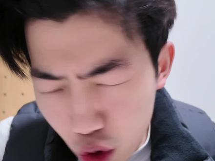 看完这条一分半的视频,希望我能帮助你发现最值得入的通勤运动鞋之一,超高性价比好鞋,穿的时间长何尝不是另一种省钱呢?老弟选好放橱窗了,大家可以进橱窗查看。#性价比 #运动鞋 #夏天鞋子推荐 #百搭鞋子 #通勤好物