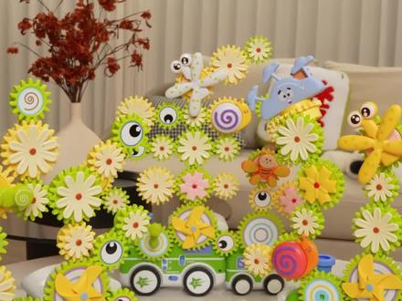 孩子拼装高手,电动齿轮积木激发创意 !#新年礼物 #儿童玩具 #男孩玩具 #益智积木 #过年氛围提前搞起来了