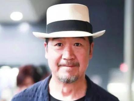 71岁身家过亿的张国立,本该在家喝茶遛鸟、安详晚年,可他却还在为44岁巨婴儿子操碎了心#张国立 #张默 #邓婕 #事业 #子女教育