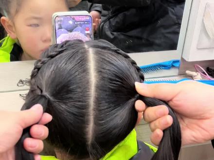 春节元旦发型这样扎简单好看又喜庆#发型#发型教程#编发#编发教程#丸子头