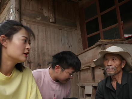 给农村老人2万元片酬拍视频,爷爷的反应让人想哭……