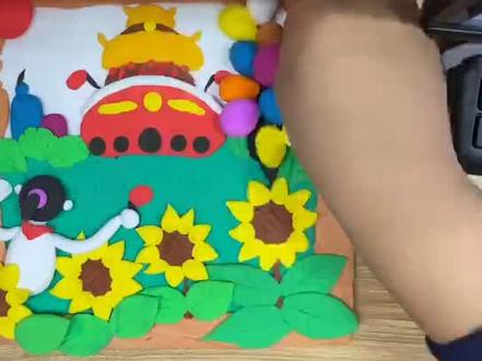 今日给大家分享粘土作品:天安门材料:硬纸板、彩色粘土、粘土工具、尺子#一起做手工