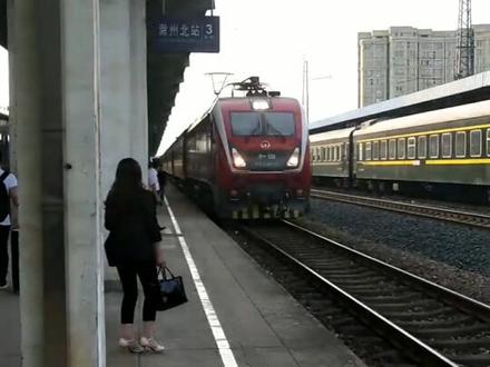 K1505次(周口-上海),进滁州北站,在蚌埠站调向换上局沪段HXD1D,滁州北站的站台也需要改造了,低站台