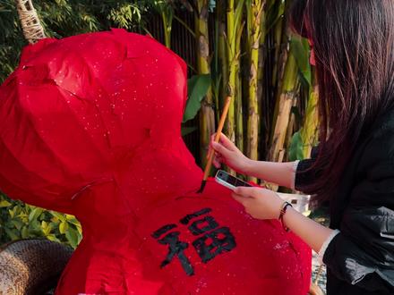 葫芦,福禄,意味着财富与好运,我把它放在小院里,希望看到的朋友们沾沾福气,好运满满#葫芦 #非遗传承 #手工diy #送福气