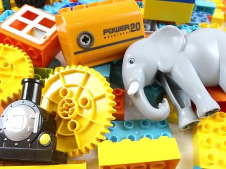 儿童喜欢的益智乐高积木搭建火车运输大象玩具的趣味电动积木玩具