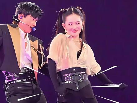 估计张杰谢娜都没想到,只是在演唱会跳一曲双人舞,竟然一夜之间陷入舆论风波#张杰 #谢娜 #张杰演唱会 #影娱热点团