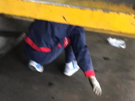 日产骐达换防冻液##修车 旧的也就是和水一样,原车用三年以后两年一换#换防冻液