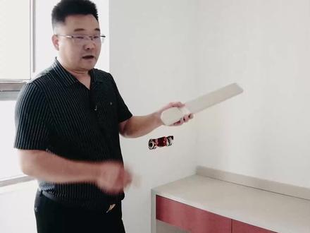 全屋定制为啥设计这样的书桌挡条?#书桌 #挡条 #书桌挡条 #泰州#泰州房产#泰州装修#泰州全屋定制#泰州全屋定制工厂#全屋定制#全屋定制安装现场#欧陆春秋#欧陆春秋泰州勇哥