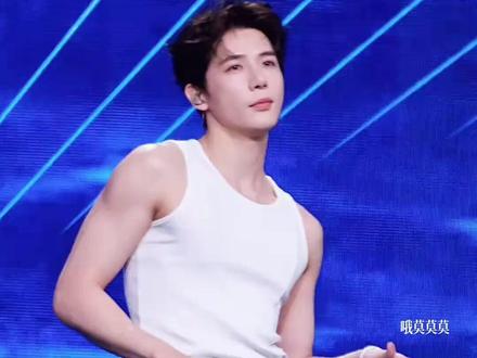 爱上王安宇完全就是人之常情,好真诚好浪漫好宠粉的老王哥 #王安宇 #王安宇见面会 #粉丝 #成都见面会 #宠粉