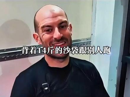 在2026年WSBK世界超级摩托车锦标赛中,中国车队张雪机车凭借出色表现成为焦点。#张雪机车#雅马哈#杜卡迪#摩托车赛事 #机车比赛名场面