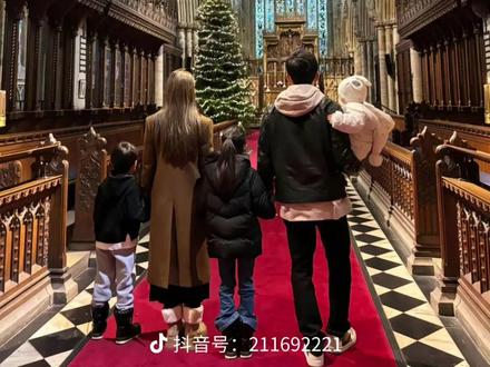 最近很多为了流量的博主拿hebe和杰伦不一定有的过去炒作。谁都有过去 但是现在我绝对支持昆凌 我也觉得她和杰伦最合适 幸福下去 新专辑加油👏#周杰伦 #昆凌