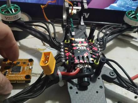 #穿越机组装 #穿越机接线 #穿越机教学 #穿越机入门 #穿越机焊接 飞控电调的接线