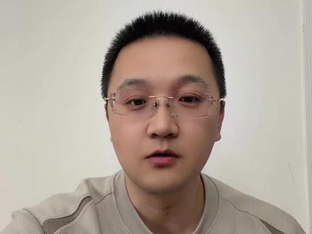 体制内,工龄长的大多数是100多档。