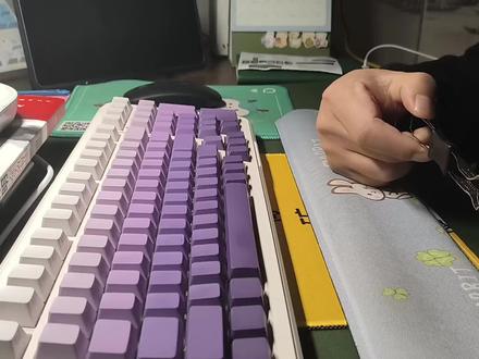 3元一颗的知秋轴,有必要买吗?来听下和知夏轴与樱桃青轴的对比 #客制化键盘 #机械键盘 #键盘 #键盘侠