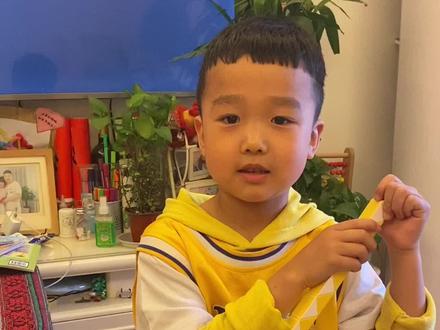 #240段魔尺 #百变魔尺 #百变魔尺教程 小盆友第一次拿到240段魔尺 分分钟拼成自己喜欢的球#小朋友的世界 #周末愉快的时光